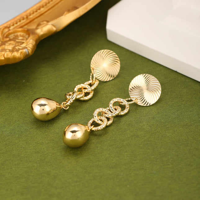 Aretes Largos Con Colgante De Gotas Y Aros En Oro 18K Estilo Moderno