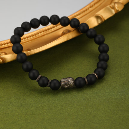 Pulsera Con Cuentas Negras Mate Y Cabeza De Buda En Estilo Moderno