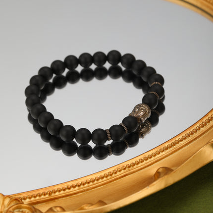 Pulsera Con Cuentas Negras Mate Y Cabeza De Buda En Estilo Moderno
