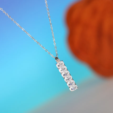 Collar Casual De Acero Inoxidable Elegante Con Colgante Sencillo De Cuboide De Circón De Moda