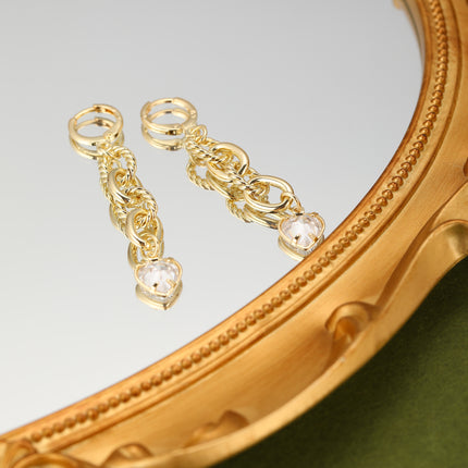 Aretes Largos De Cadenas Con Corazón De Zirconia Y Oro De 14K