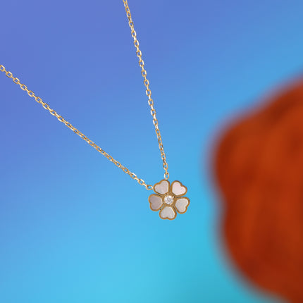 Collar De Acero Inoxidable Con Colgante De Cinco Pétalos De Concha En Forma De Corazón