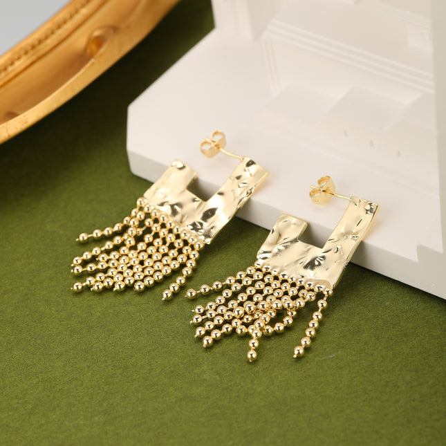 Aretes Larga De Cobre Con Bolas Doradas, Diseño Moderno En Oro 18K