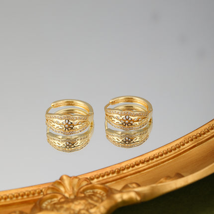 Aretes De Cobre Baño Oro 18K Con Doble Fila De Zirconias, Diseño Calado