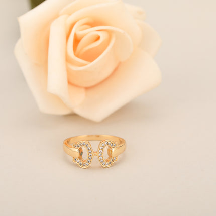 Anillo Con Diseño De Corazón Hueco Y Diamantes De Zirconia En Cobre Chapado En Oro 14K
