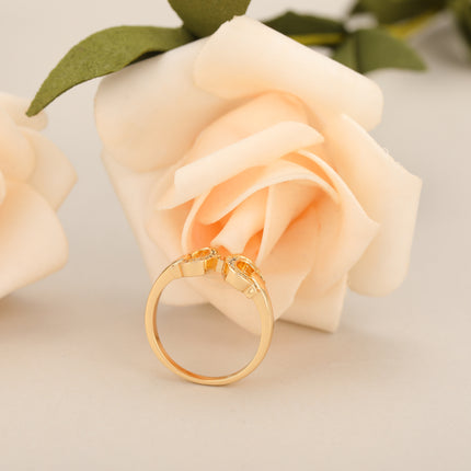 Anillo Con Diseño De Corazón Hueco Y Diamantes De Zirconia En Cobre Chapado En Oro 14K