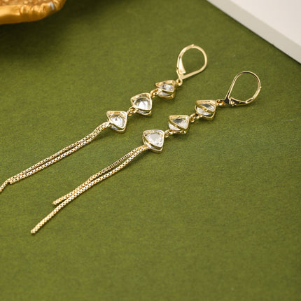 Aretes Largos Con Flecos Y Zirconia Blanca En Cobre Bañado En 18K