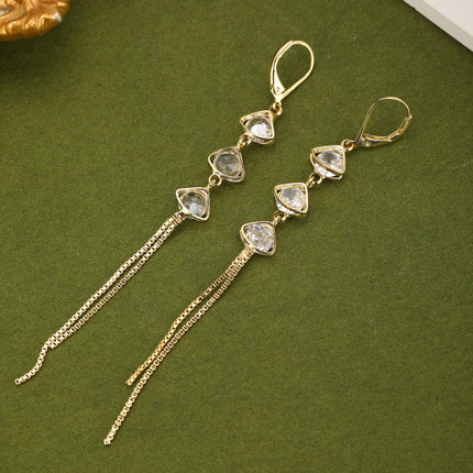 Aretes Largos Con Flecos Y Zirconia Blanca En Cobre Bañado En 18K