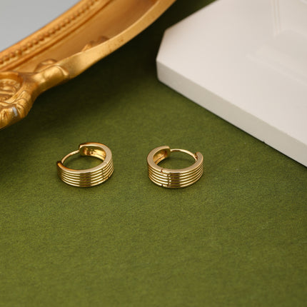 Aretes Circulares Con Finas Franjas Baño De Oro 14K Diseño Clásico