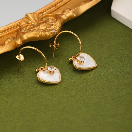 Aretes Arracadas Dorado Con Aro Y Colgante De Corazón Blanco