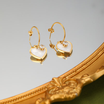 Aretes Arracadas Dorado Con Aro Y Colgante De Corazón Blanco