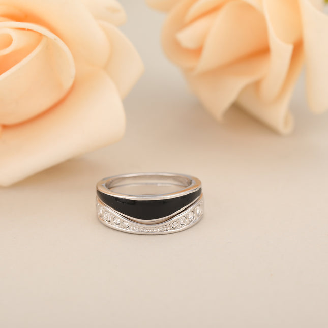 Anillo De Resina Negra Con Diamantes De Zirconia En Aleación Chapado En Plata