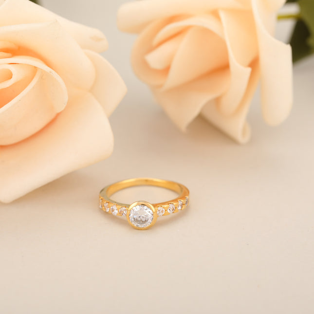 Anillo Con Diseño Geométrico Vintage Y Diamantes De Zirconia De Cobre Chapado En Oro 14K