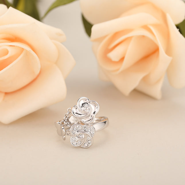 Anillo Con Diseño Colgante De Mariposa Y Rosa Con Diamantes De Zirconia En Aleación Chapado En Plata