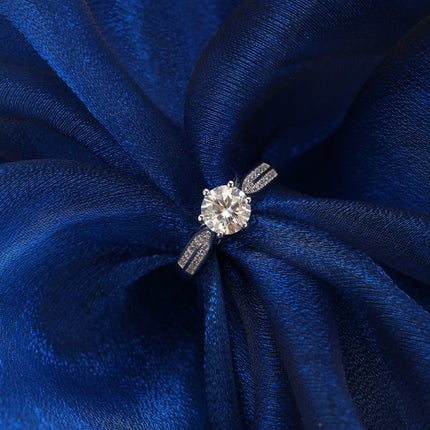Anillo Clásico Con Diseño De 6 Garras De Moissanita En Plata 925