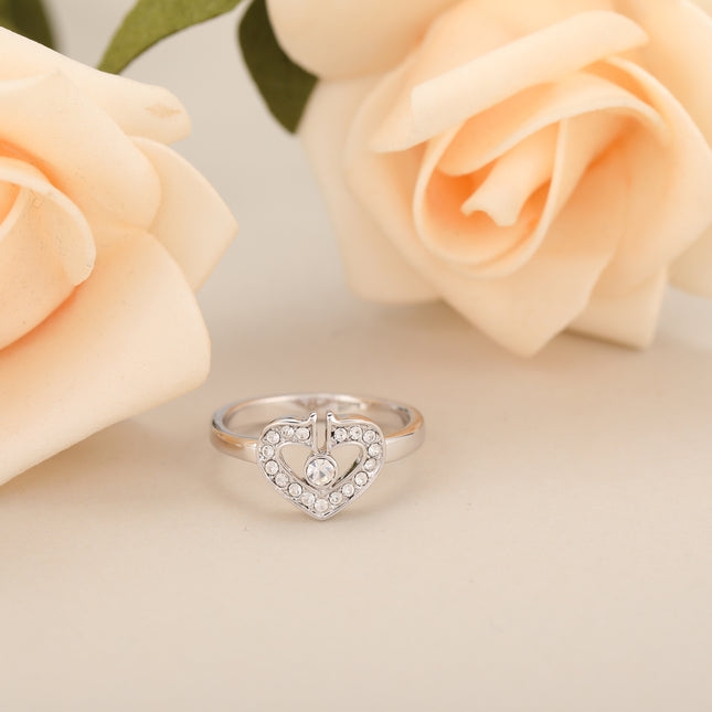 Anillo De Corazón Con Diseño Hueco Y Diamantes De Aleación Chapado En Plata