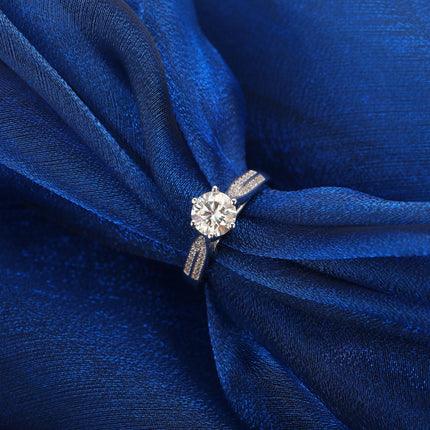 Anillo Clásico Con Diseño De 6 Garras De Moissanita En Plata 925