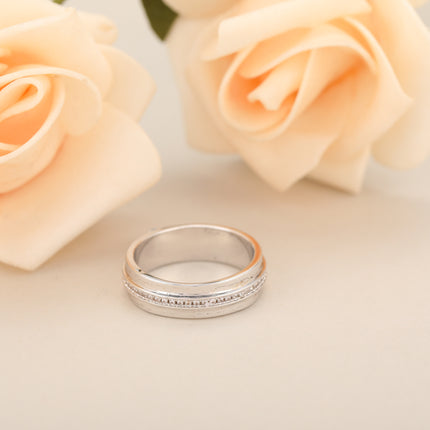 Anillo Con Colgante De Llave Y Diamantes De Zirconia De Cobre Chapado En Plata