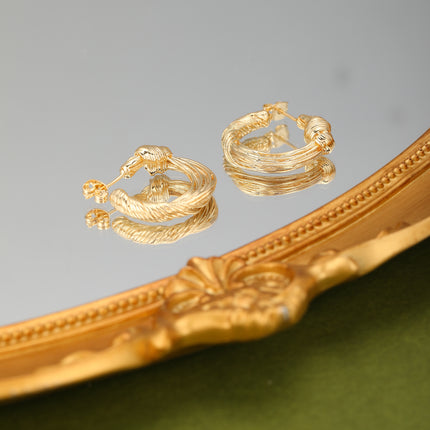 Aretes Oro De 14K Con Nudo Circular Pendientes Estilo Minimalista