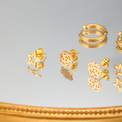 Set De Aretes Con Estrella, Flor Y Aros Diseño En Baño De Oro Elegante