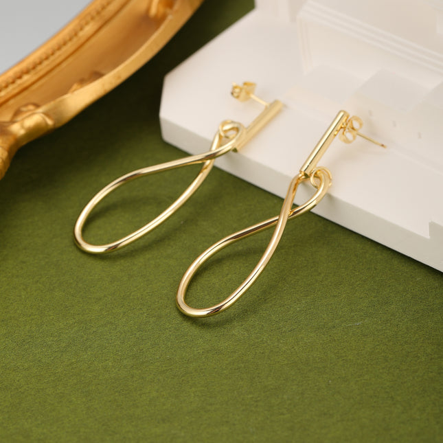 Aretes De Cobre Dorados Con Colgante En Forma De 8 Estilo Minimalista