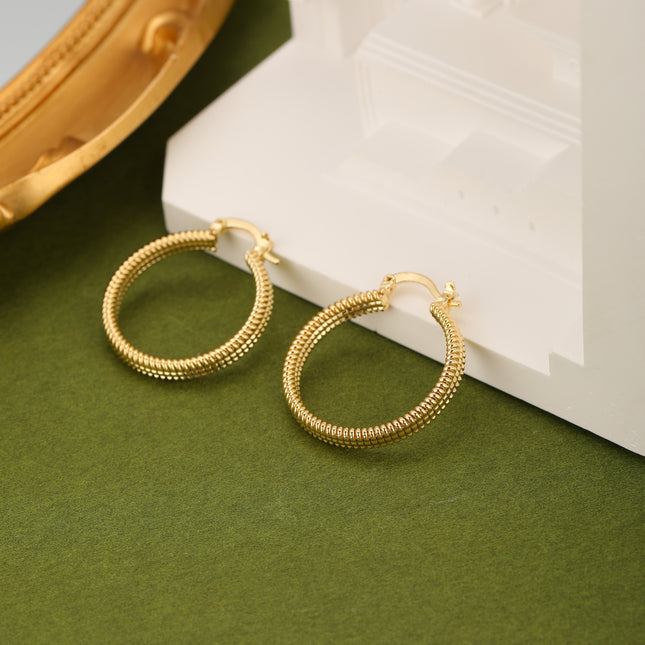 Aretes De Cobre Chapado En Oro De 14K Arracadas Diseño Enrollado