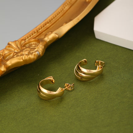 Aretes Vintage C-Shape Irregular con Diseño Torcido Cobre De Oro De 14K