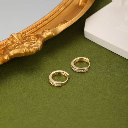 Aretes Broquel De Cobre Con Baño De Oro 14K Pendientes Fila De Zirconias