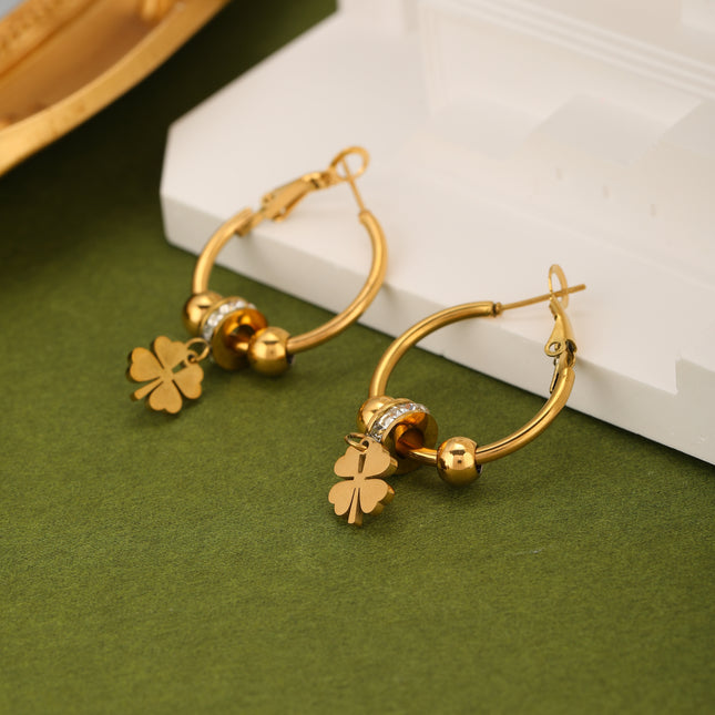 Aretes De Acero Colgante De Trébol Con Zirconia Y Pequeñas Esferas