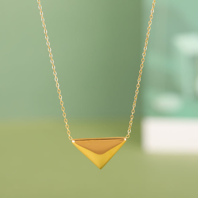 Collar Brillante Con Colgante De Triángulo Exquisito De Acero Inoxidable Sencillo De Moda
