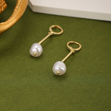 Aretes Largos Cobre De Oro 14K De Cadena Con Perlas Artificiales