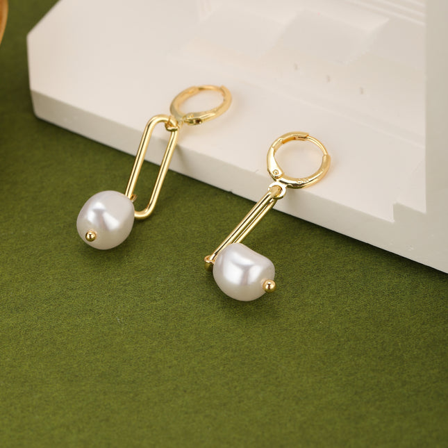 Aretes Largos Cobre De Oro 14K De Cadena Con Perlas Artificiales