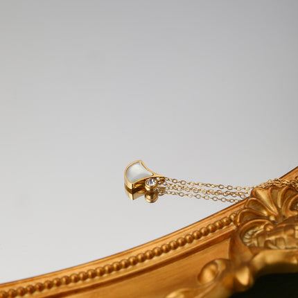 Collar De Acero Inoxidable Con Colgantes De Solitario De Vieira De Concha Blanca Y Diamante De Initación