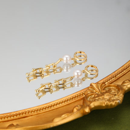 Aretes Largos De Cadena De Herradura 14K Con Perlas Artificiales