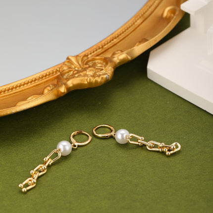 Aretes Largos De Cadena De Herradura 14K Con Perlas Artificiales