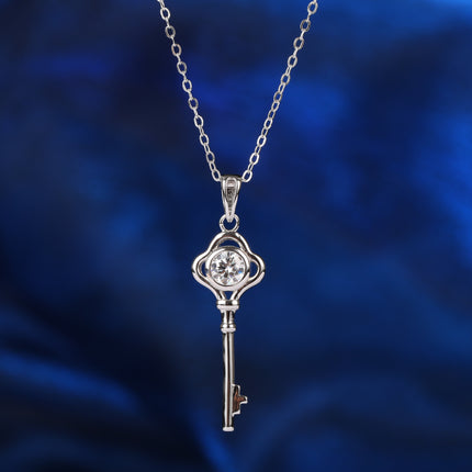 Collar Con Diseño Elegante Y Moderno De Llave De Amor Moissanita Y Plata 925