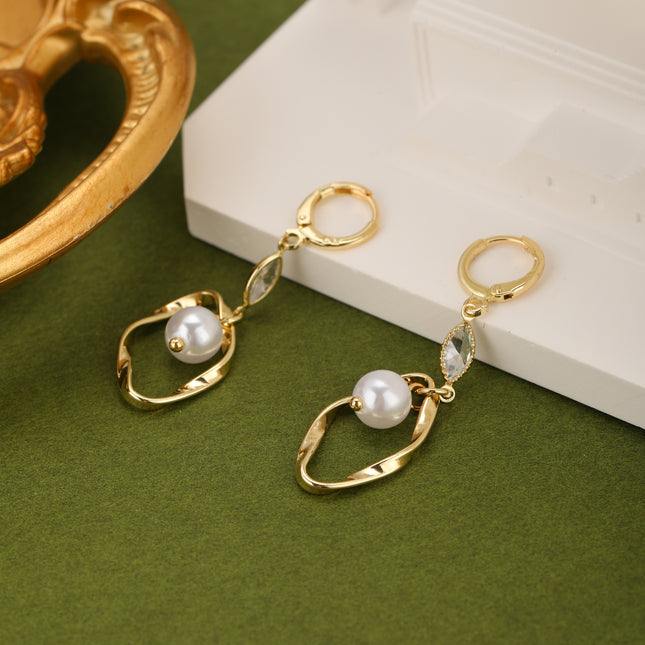 Aretes Largos Con Perla Artificial Y Líneas Irregulares Pendientes Cobre