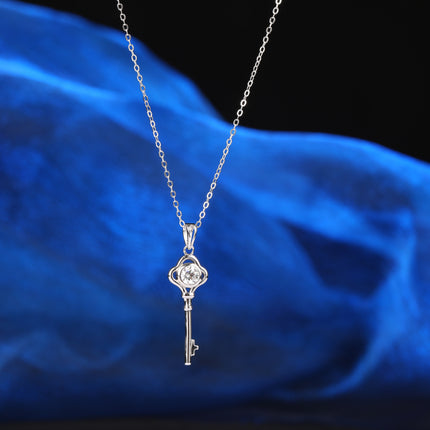 Collar Con Diseño Elegante Y Moderno De Llave De Amor Moissanita Y Plata 925
