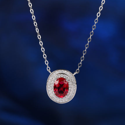 Collar Elegante Con Rubí Ovalado Y Moissanita En Plata 925