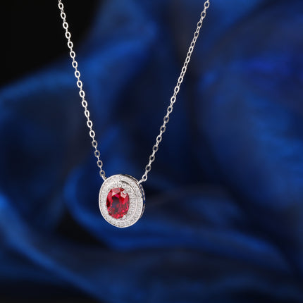 Collar Elegante Con Rubí Ovalado Y Moissanita En Plata 925