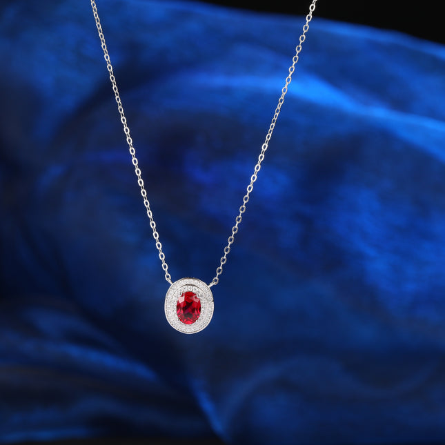 Collar Elegante Con Rubí Ovalado Y Moissanita En Plata 925