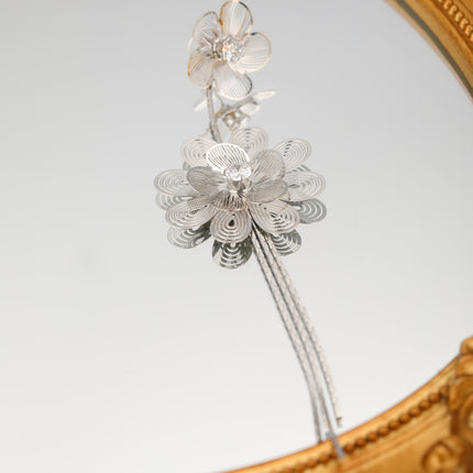 Aretes Largos De Cobre Con Flores Y Flecos De Plateado Estilo Elegante