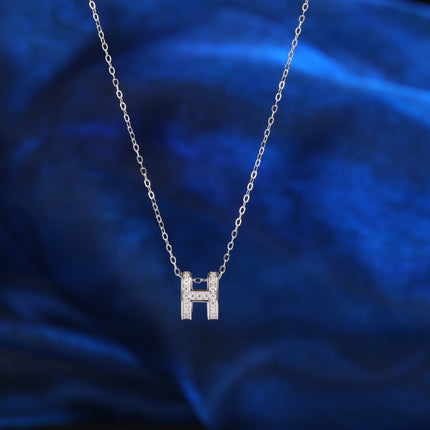 Collar Con Diseño De Letra "H" Moderna Y Moissanita De Plata 925