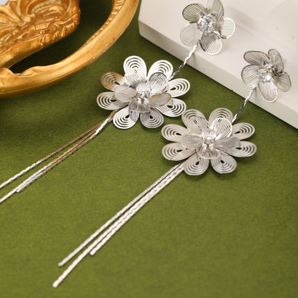 Aretes Largos De Cobre Con Flores Y Flecos De Plateado Estilo Elegante