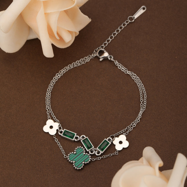 Pulsera De Acero Inoxidable Con Detalle De Trébol Verde Estilo Moderno