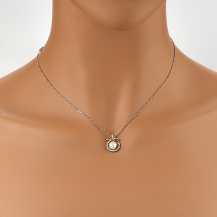 Collar Con Perla Rodeada De Circonitas Sencillo, Cobre Baño de Oro 14K