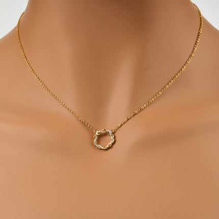 Collar Con Aro Clásico De Circonita Oro 18K, Elegante Y Versátil