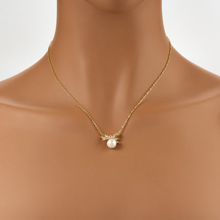 Collar Con Colgante De Lazo De Zirconia Y Perla,  Cobre Chapado Oro 14K
