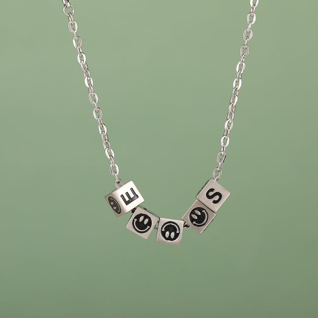 Collar De Acero Inoxidable De Estilo INS Con Dados De Expresión Tridimensional Y Letras