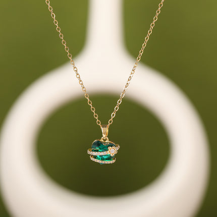 Collar Con Colgante De Corazón De Circón Verde De Acero Inoxidable De Lujo Ligero De Moda